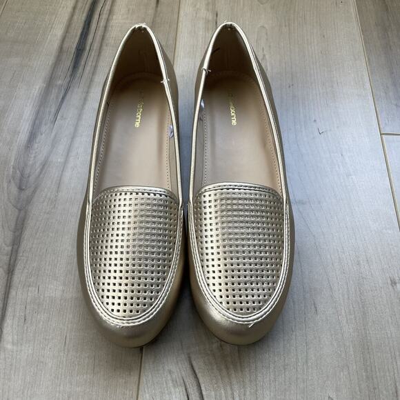 Liz Claiborne Gold Loafers New-No Box Size 6W Comfort‎ Classy Preppy Stylish Fun - Picture 2 of 12